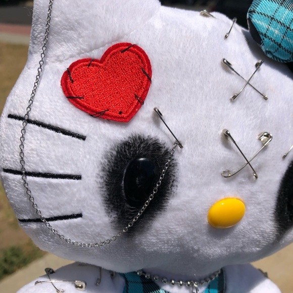 Sold - Picture 3 of 6